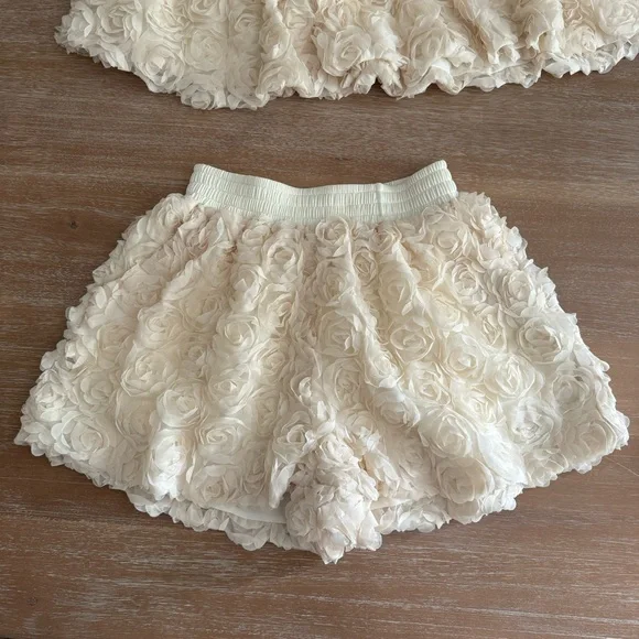 NEW 2pc Set “Roses” - Picture 7 of 11